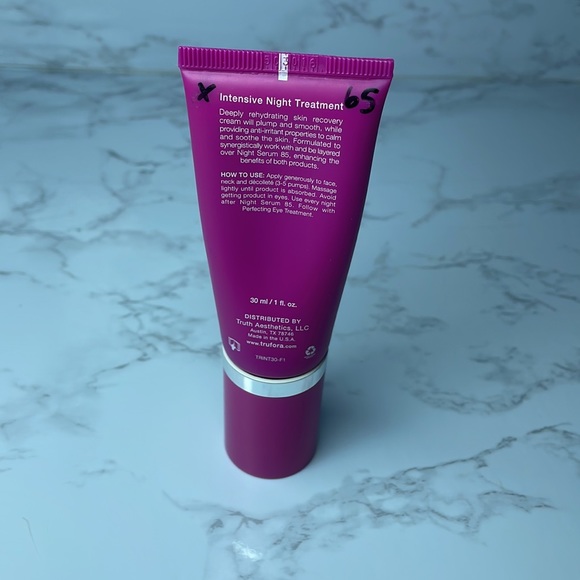 NWT Trufora Intensive Night Treatment - Picture 4 of 7